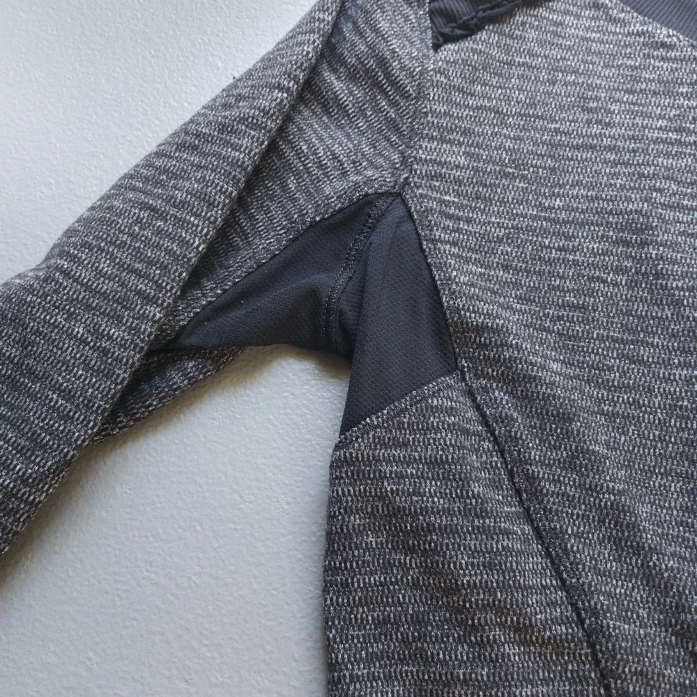 Lululemon Base Runner Long Sleeve Top Shirt Women's Size 4 Heather Gray & Black